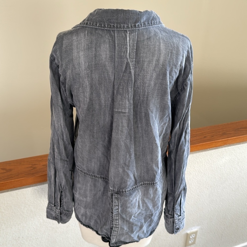 Cloth & Stone Charcoal Button-Up Shirt size small - Picture 4 of 7